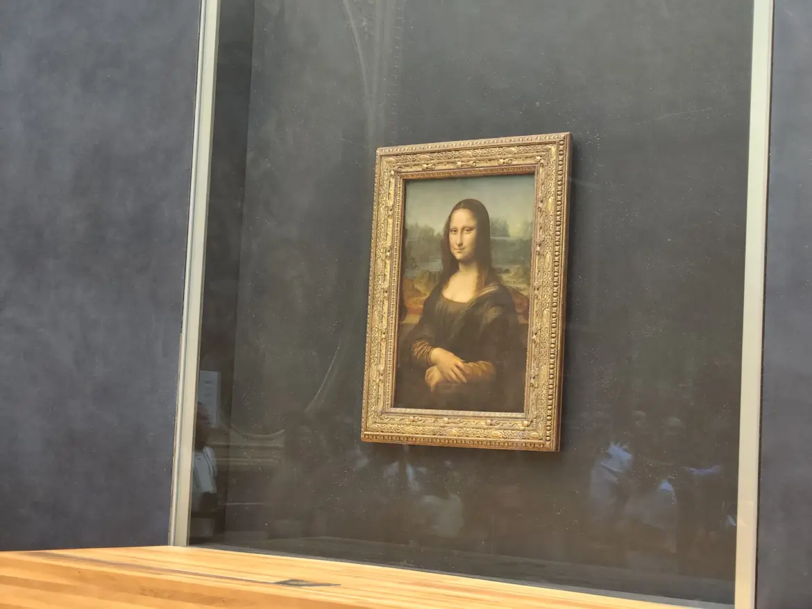 Mona Lisa by Leonardo da Vinci, Louvre, Paris