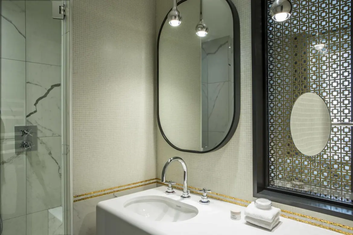 Bathroom, Classic Room, Hotel La Tamise, Paris, France