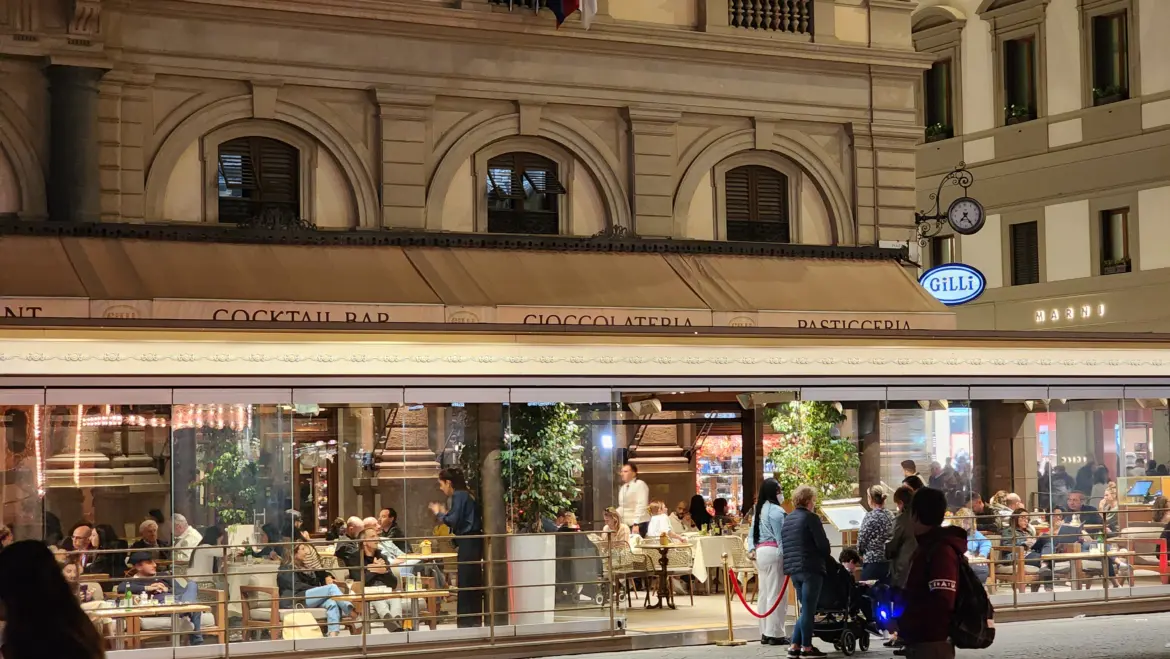 Caffè Gilli, Piazza della Repubblica