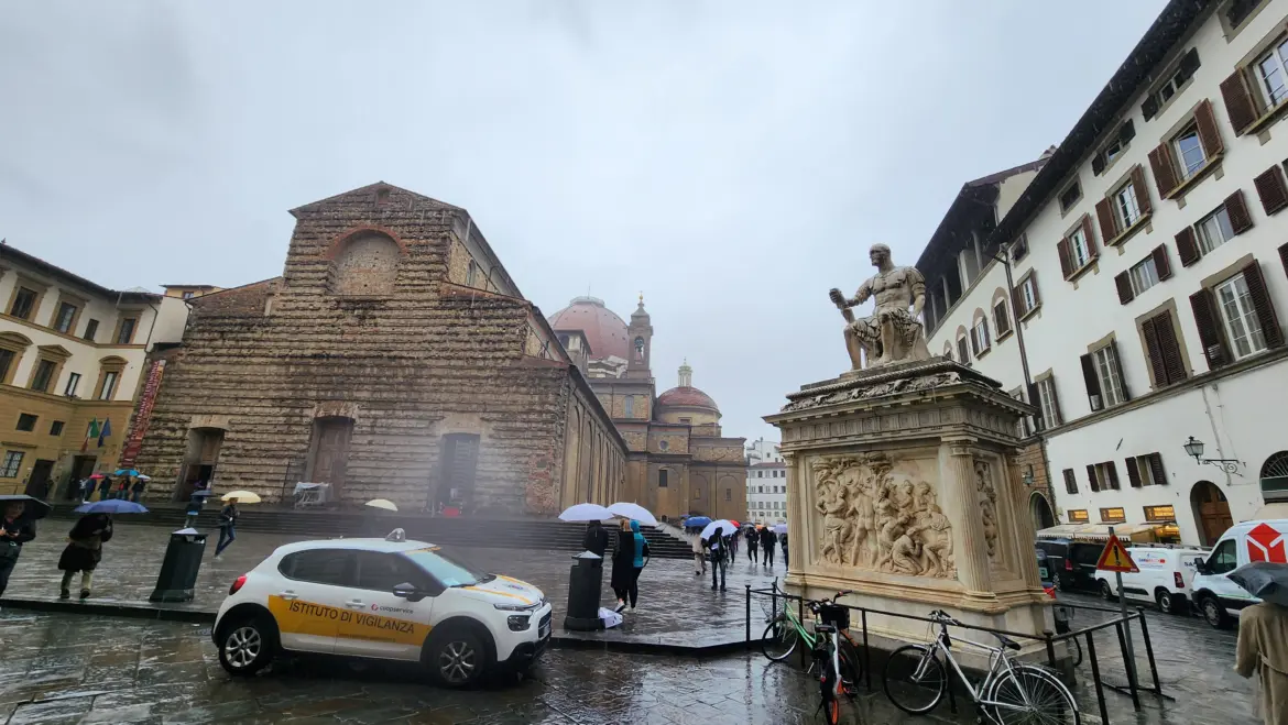 Piazza di San Lorenzo, Florence