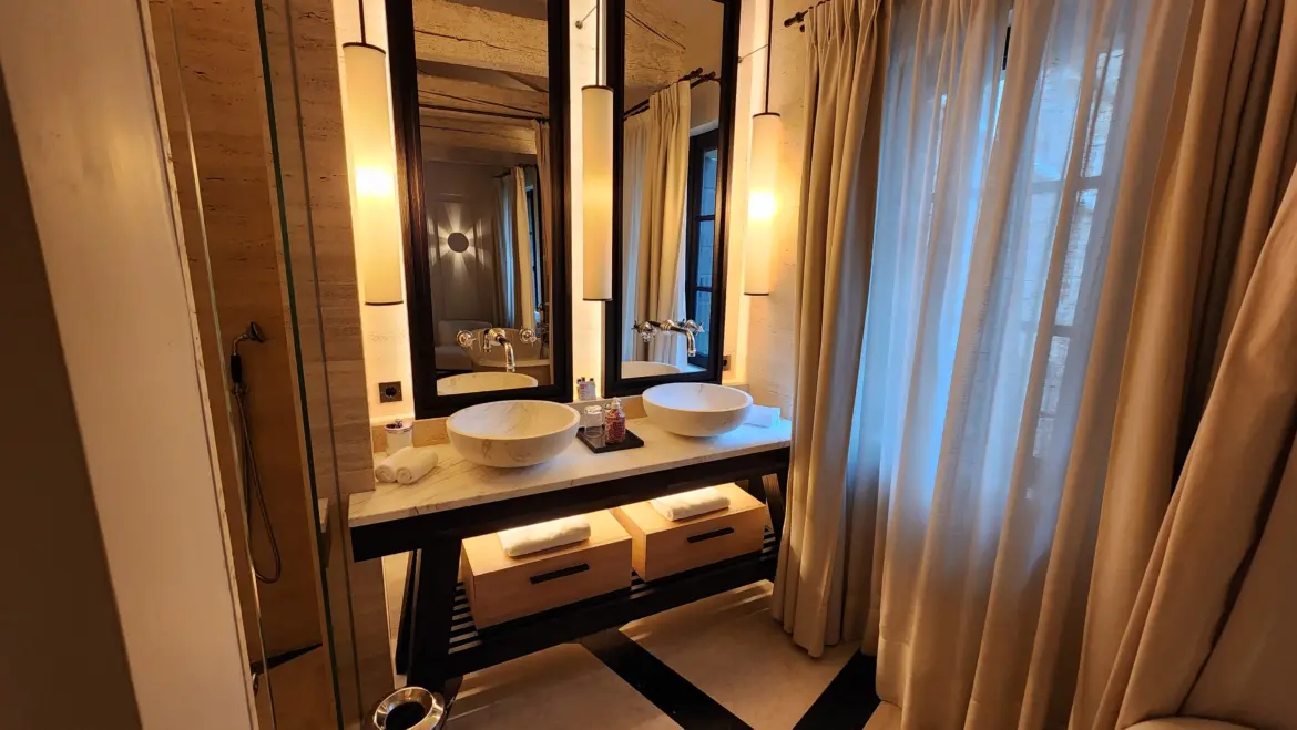 Bathroom, Suite IV, Palazzo Cristo, Venice