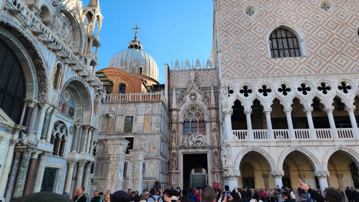 Porta della Carta, Doge’s Palace, Venice