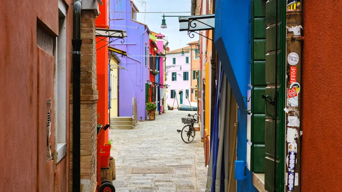 Burano’s alleyways, Venetian Lagoon, Italy