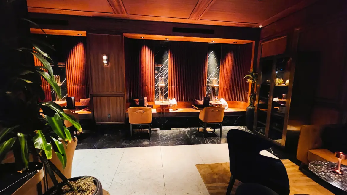 Reign Bar, Fairmont Royal York, Toronto, Canada