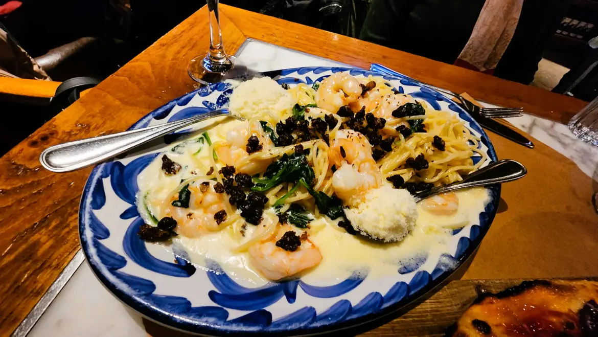 Lemon Garlic Shrimp Spaghetti, Scaddabush Italian Kitchen & Bar, Toronto, Canada