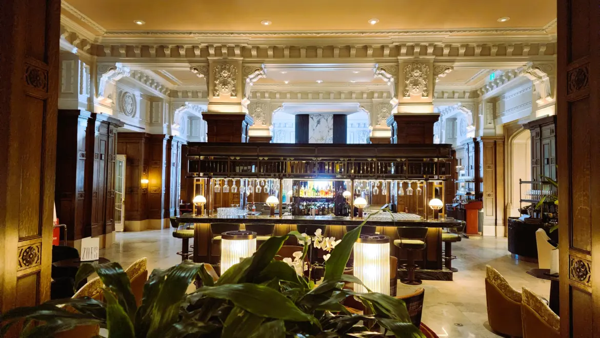 Zoe’s Lounge, Fairmont Château Laurier, Ottawa, Canada
