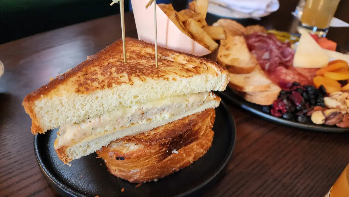 Grilled Cheese, Zoe’s Lounge, Fairmont Château Laurier, Ottawa