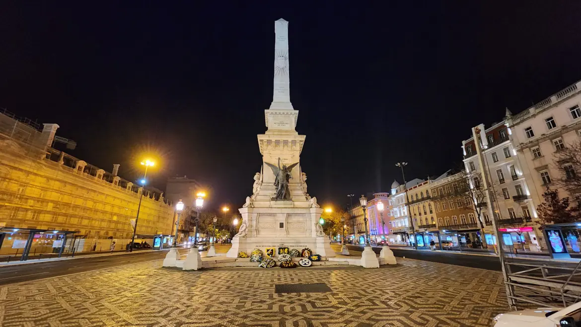 Monument to the Restorers, Restauradores Square, Lisbon, Portugal