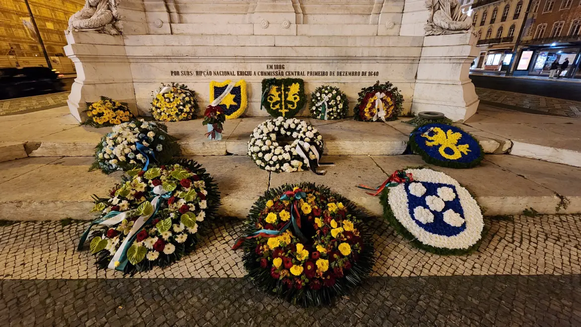 Monument to the Restorers, Restauradores Square, Lisbon, Portugal