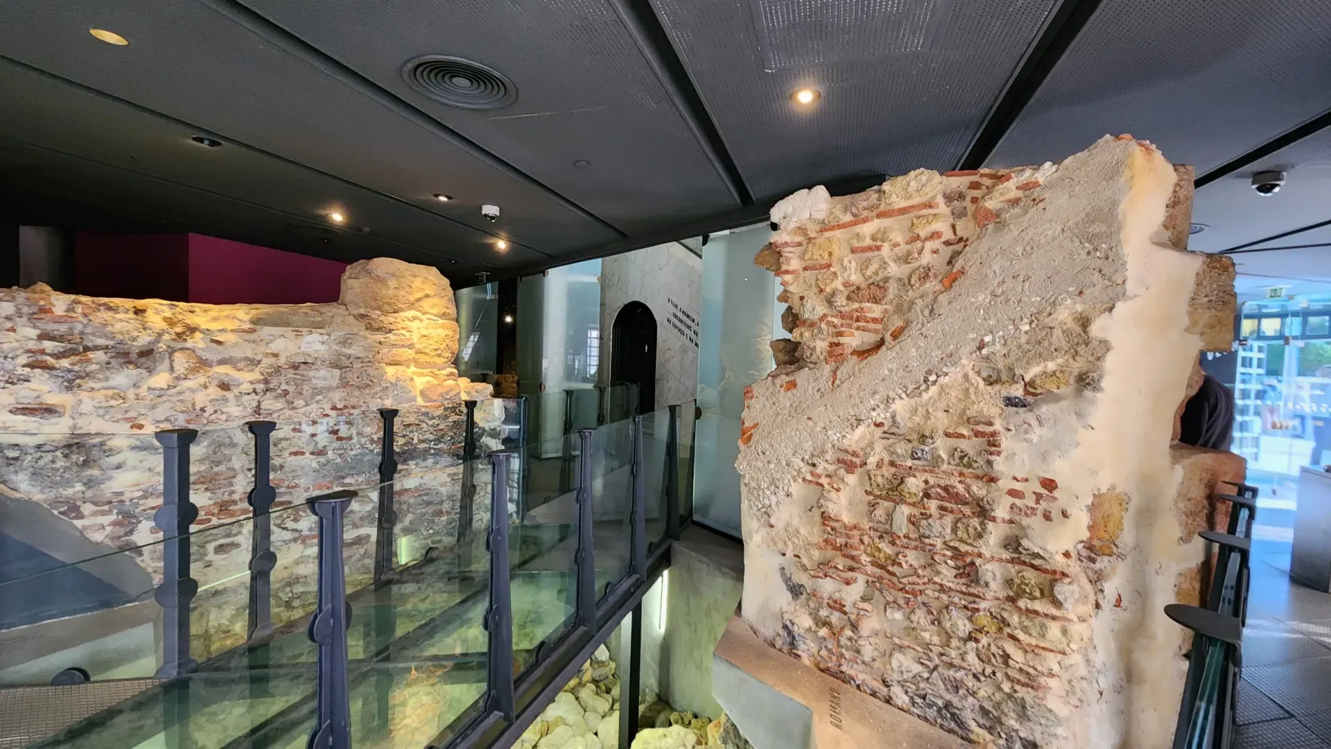 Roman ruins, Casa dos Bicos, Lisbon, Portugal