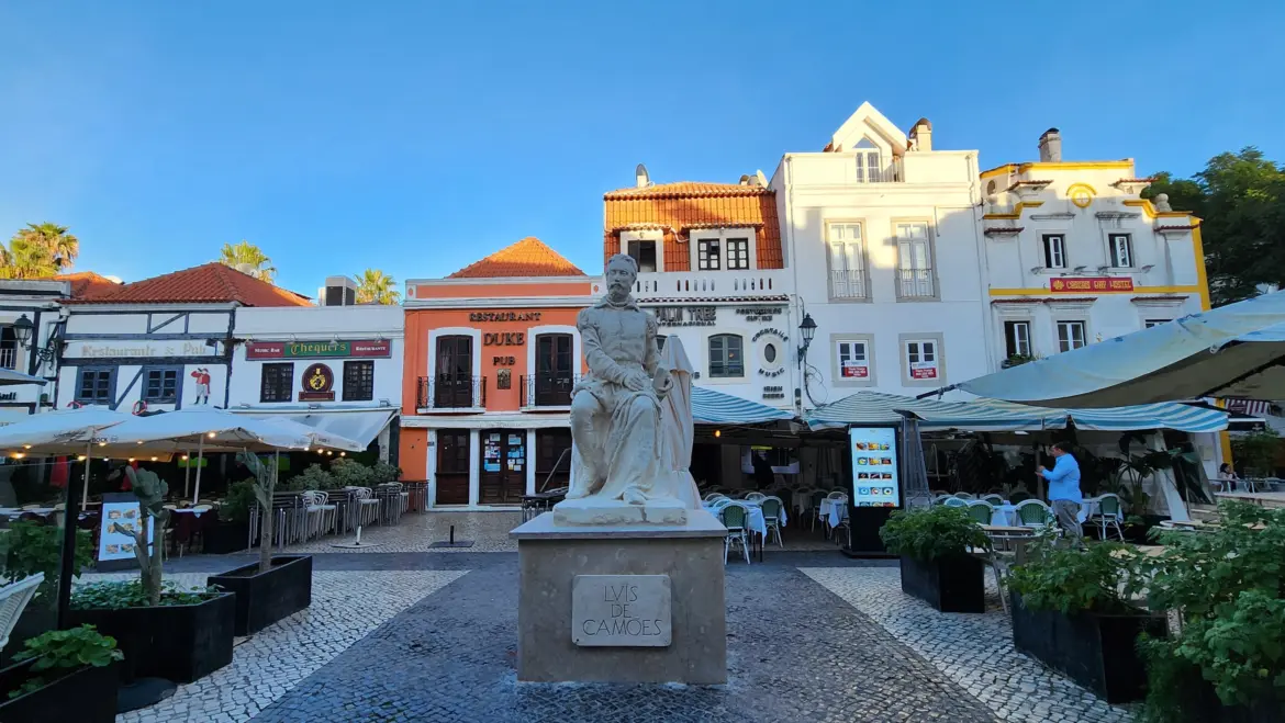 Restaurant scene, Cascais, Portugal