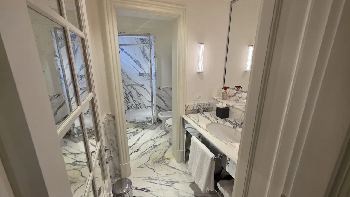 Marble bathroom, Donizetti Suite, Hotel Maalot, Rome, Italy