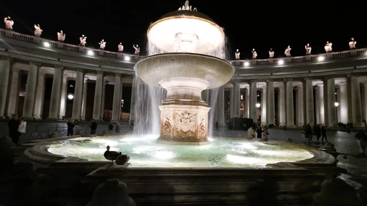 Fountain of St Peter’s Square, Vatican, Italy