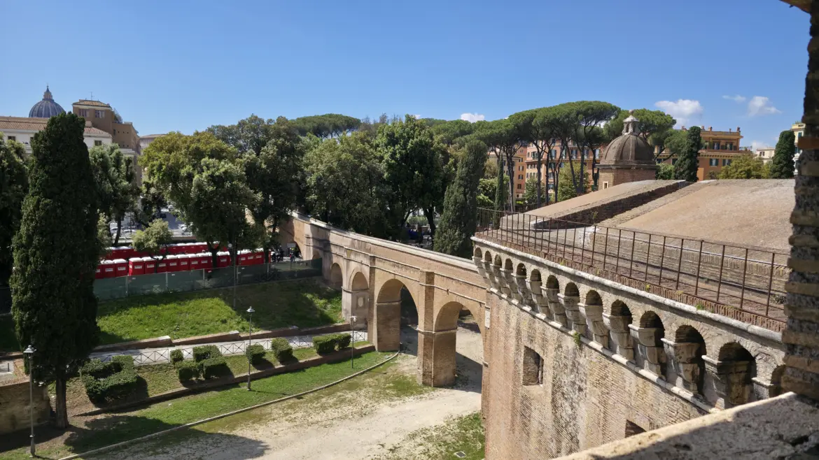 Passetto di Borgo leading to Castel Sant’Angelo, Rome, Italy