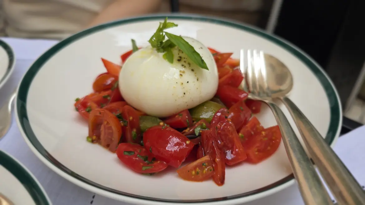 Burrata con Fragole al Dragoncello e Pomodori, Stravinskij Bar at Hotel de Russie, Rome, Italy