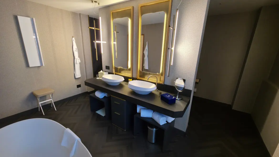 Bathroom, Leonardo Suite, Casa Baglioni hotel, Milan, Italy