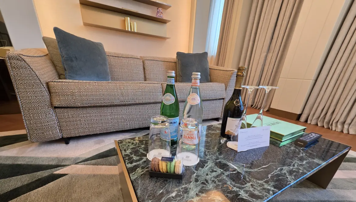 Complimentary wine, Leonardo Suite, Casa Baglioni hotel, Milan, Italy