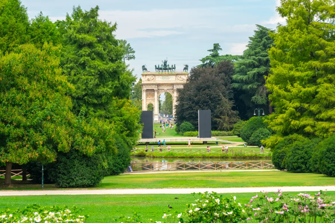 View of the Arco della Pace (Arch of Peace) from Parco Sempione (Simplon Park), Milan, Italy