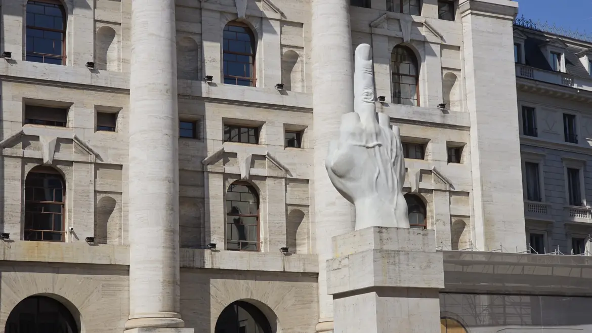 L.O.V.E. (Il Dito), Milan, Italy