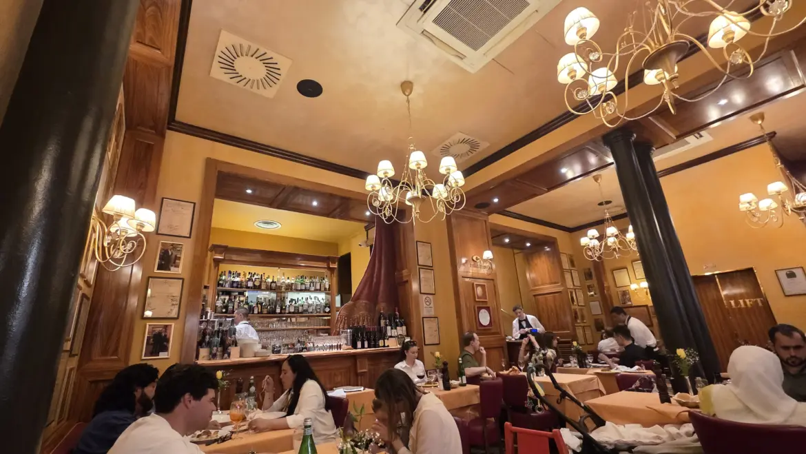 Galleria Café Restaurant & Pizza, Galleria Vittorio Emanuele II, Milan, Italy