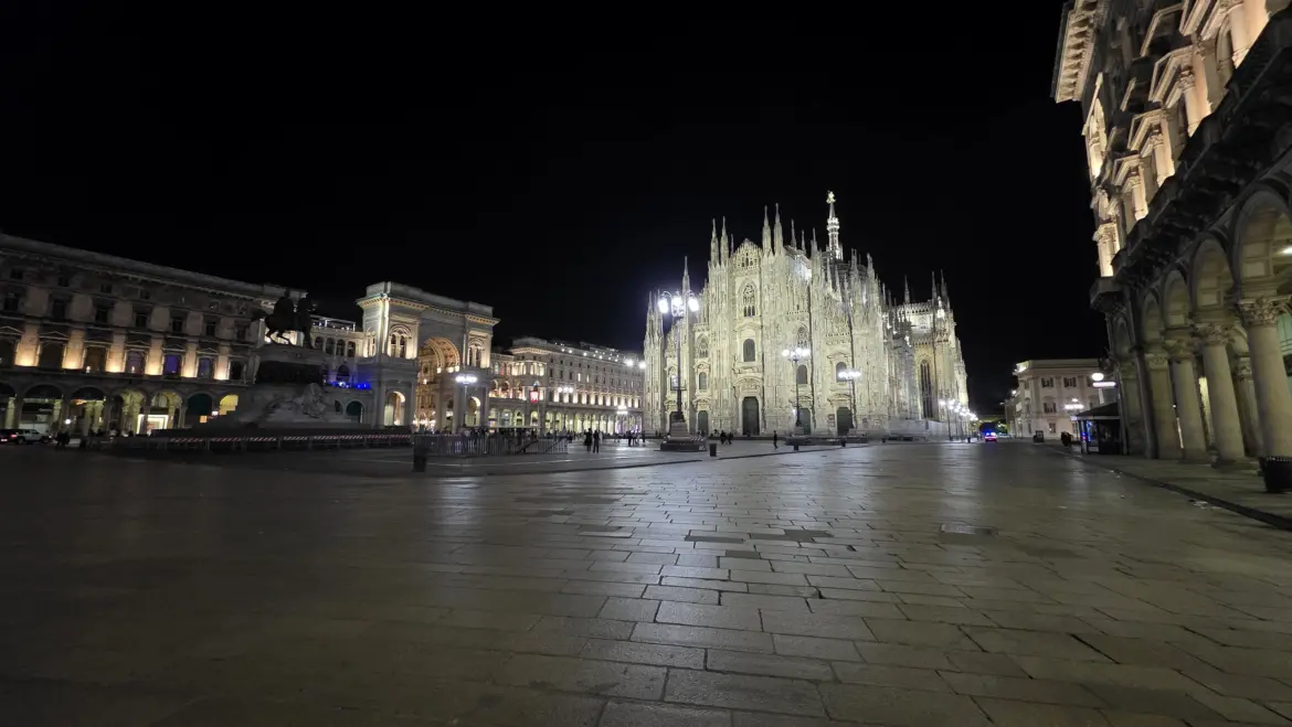 View of the Duomo di Milano (Milan Cathedral) and Galleria Vittorio Emanuele II from Piazza del Duomo, Milan, Italy
