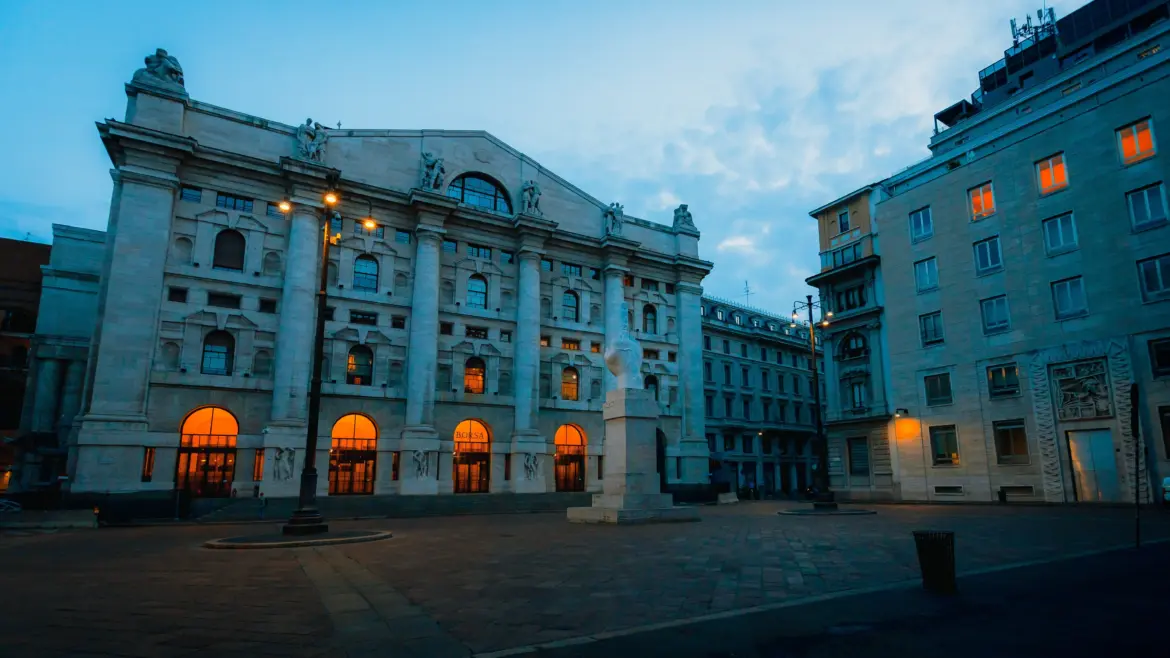 L.O.V.E. (Il Dito), Milan, Piazza degli Affari, Milan, Italy