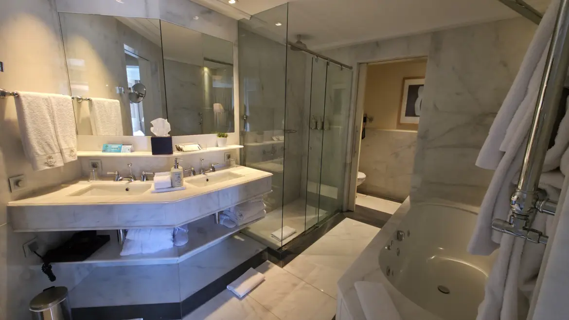 Bathroom, Majestic Suite, Majestic Hotel & Spa, Barcelona, Spain
