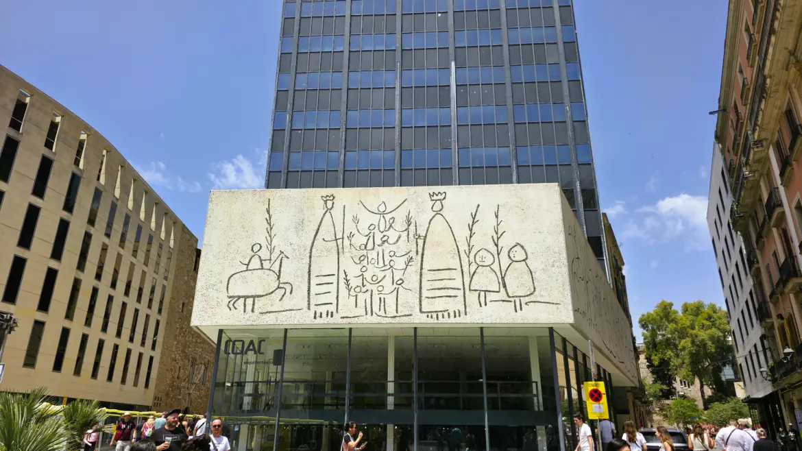 Picasso frieze, Plaça Nova, Barcelona, Spain