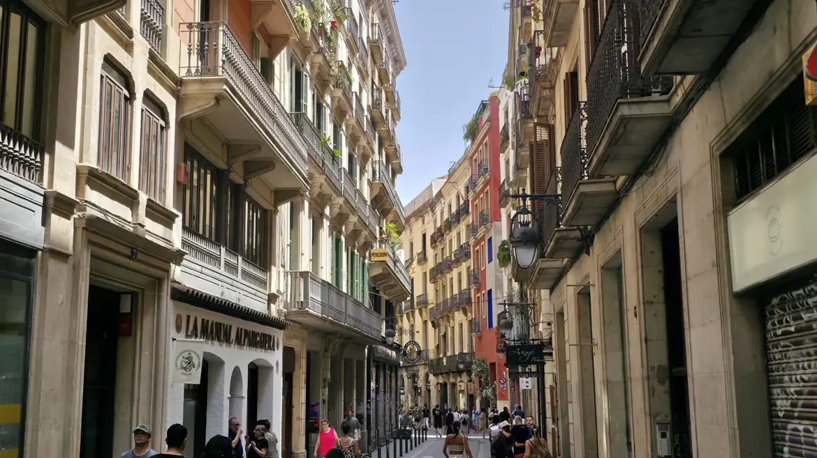 Pont del Bisbe, Gothic Quarter (Barri Gòtic), Barcelona, Spain