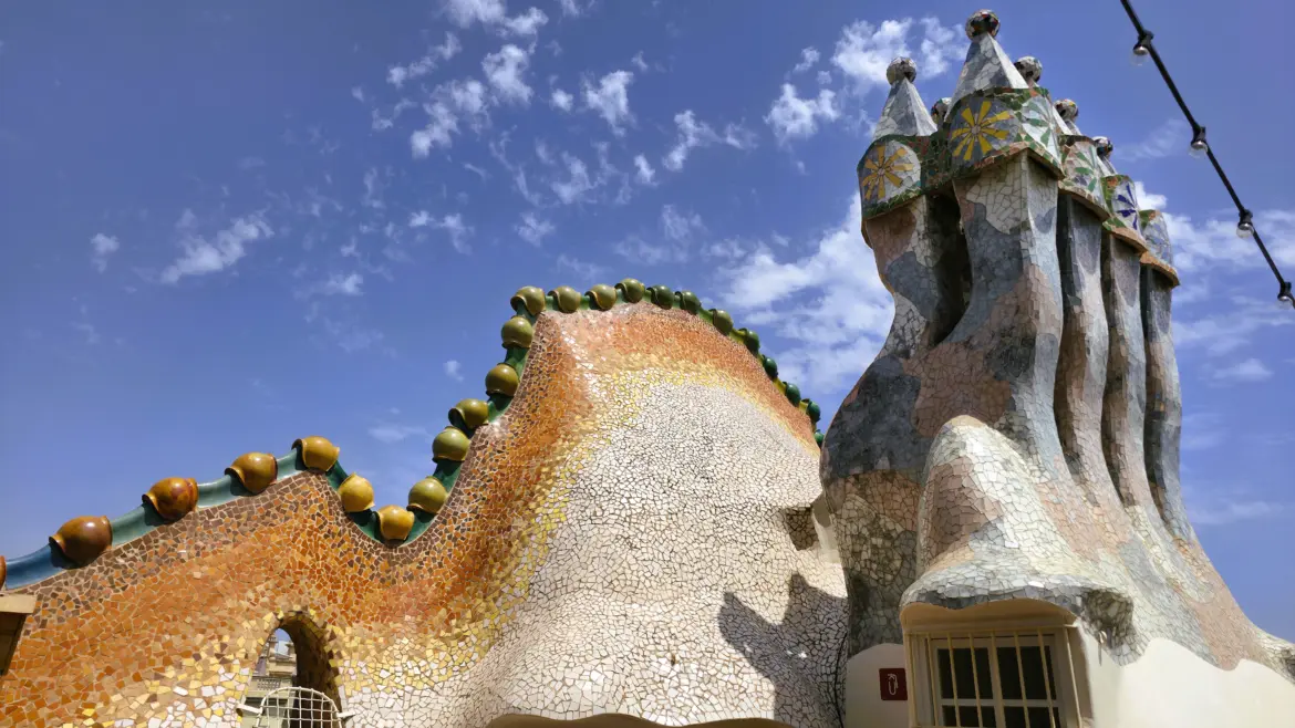 Chimney stacks and dragon spine roof arch, Casa Batlló, Barcelona, Spain