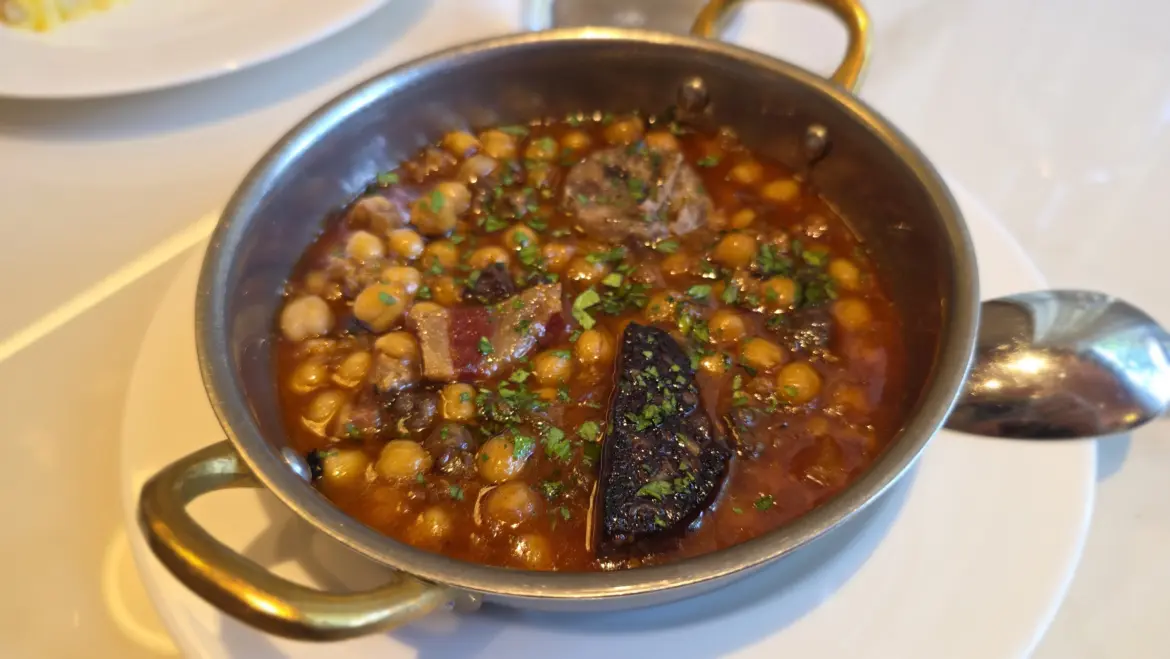 Catalan-Style Chickpeas, Can Bo vins & tapes, Grand Hotel Central, Barcelona, Spain