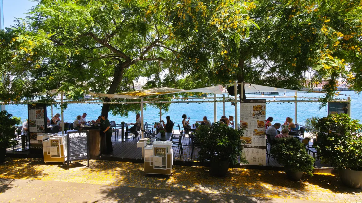 Kurz & Gut Maremagnum, Port Vell, Barcelona, Spain Kurz & Gut Maremagnum, Port Vell, Barcelona, Spain