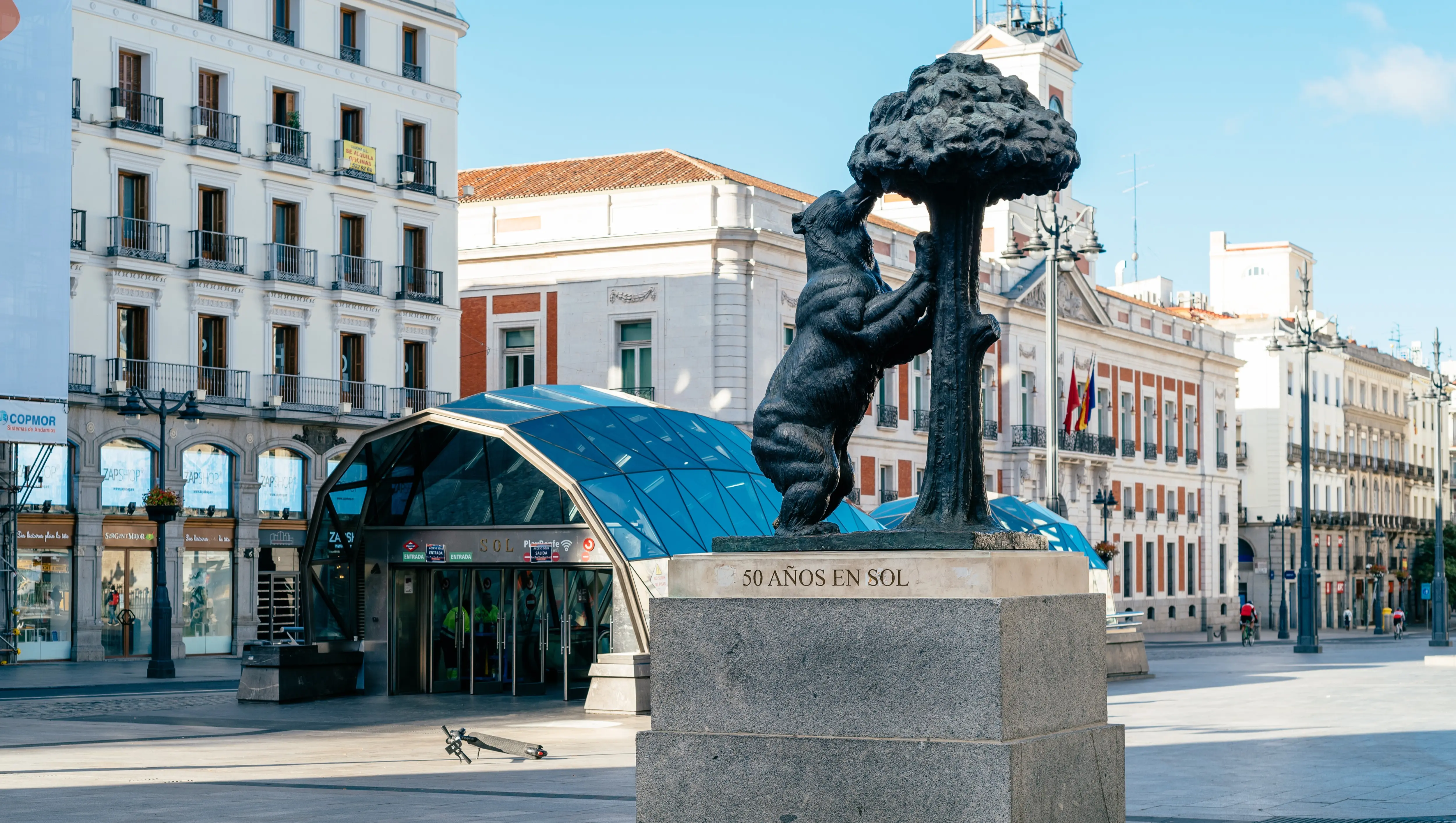 The Bear and the Strawberry Tree, Puerta del Sol, Madrid, Spain