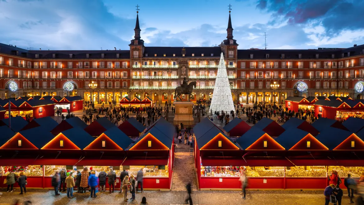 Christmas market, Plaza Mayor, Madrid, Spain