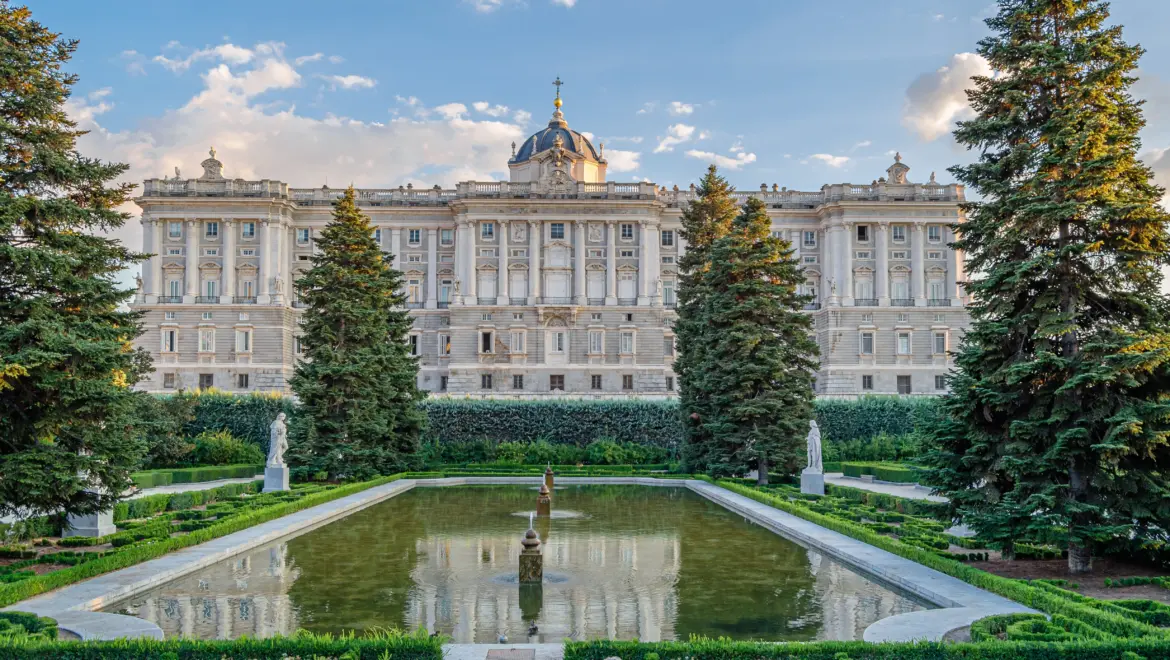Reflecting pool, Sabatini Gardens (Jardines de Sabatini), Madrid, Spain