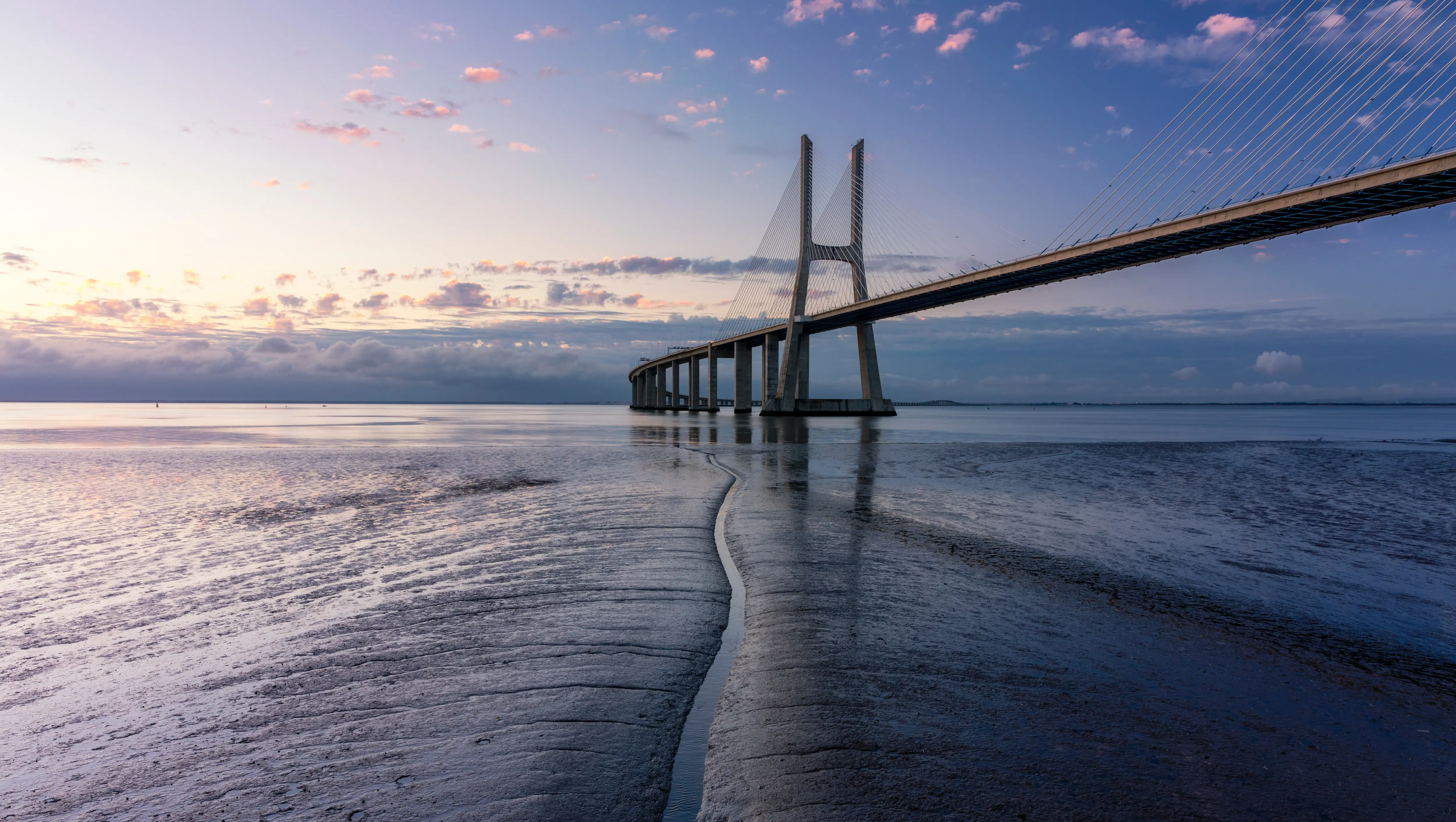 Vasco da Gama Bridge (Ponte Vasco da Gama), Lisbon, Portugal