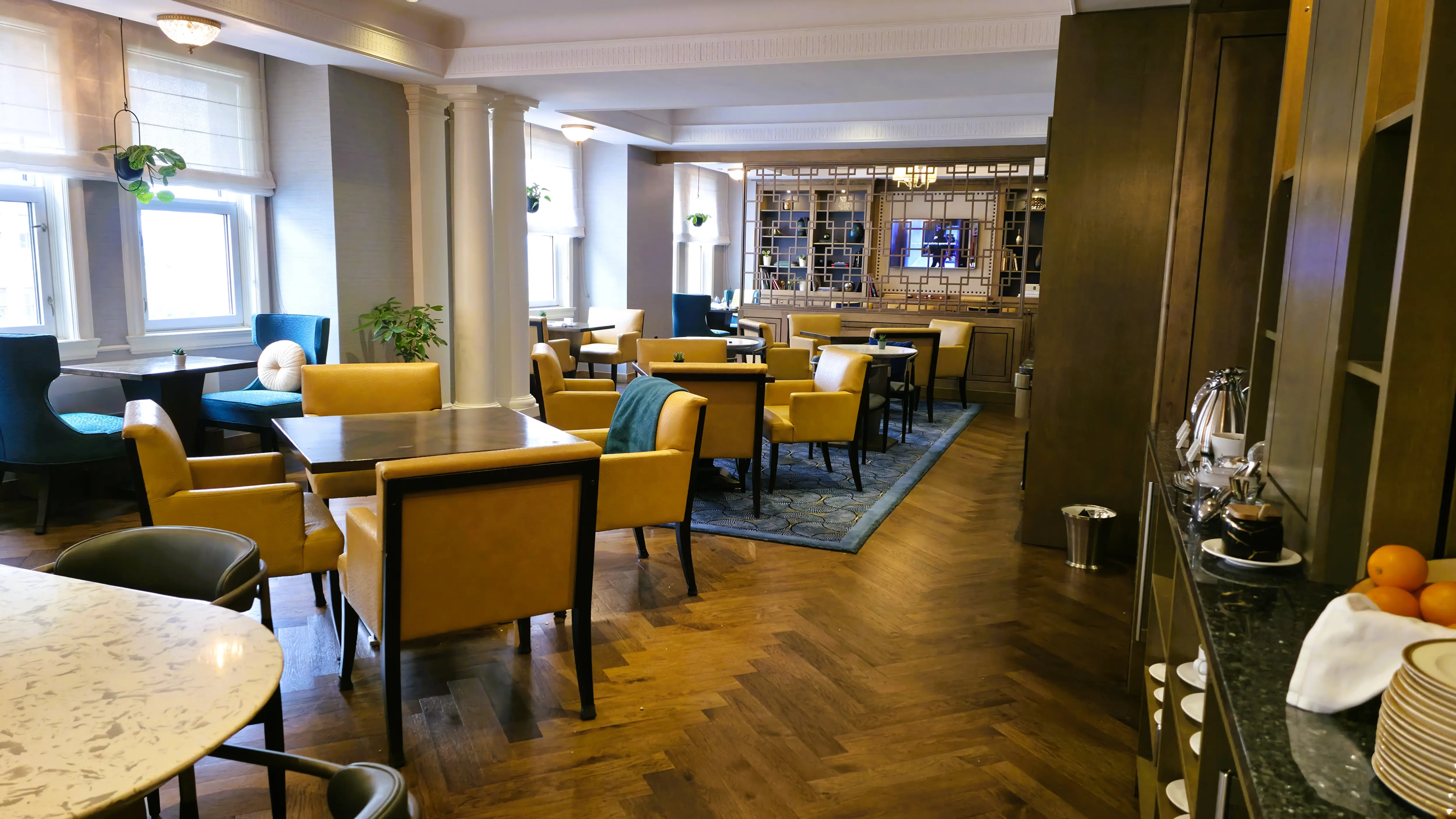 Fairmont Gold Lounge, Château Laurier, Ottawa, Canada