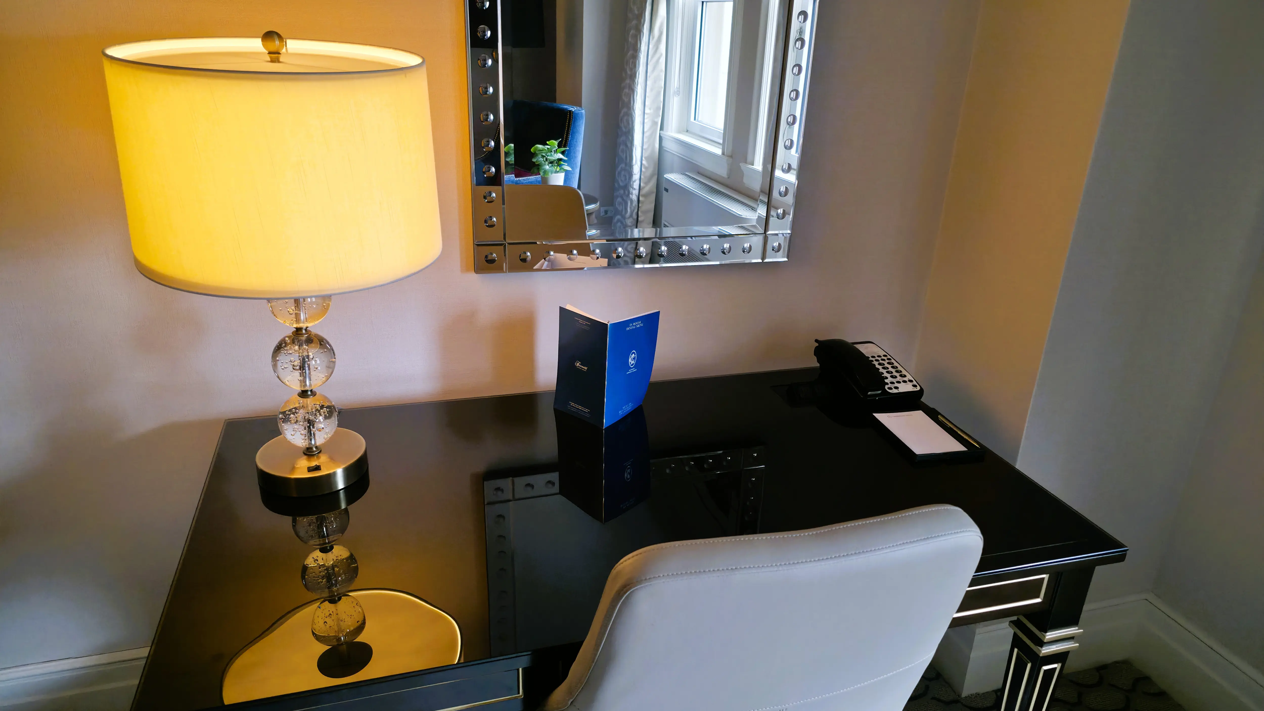 Work desk, Fairmont Gold King room, Château Laurier, Ottawa, Canada