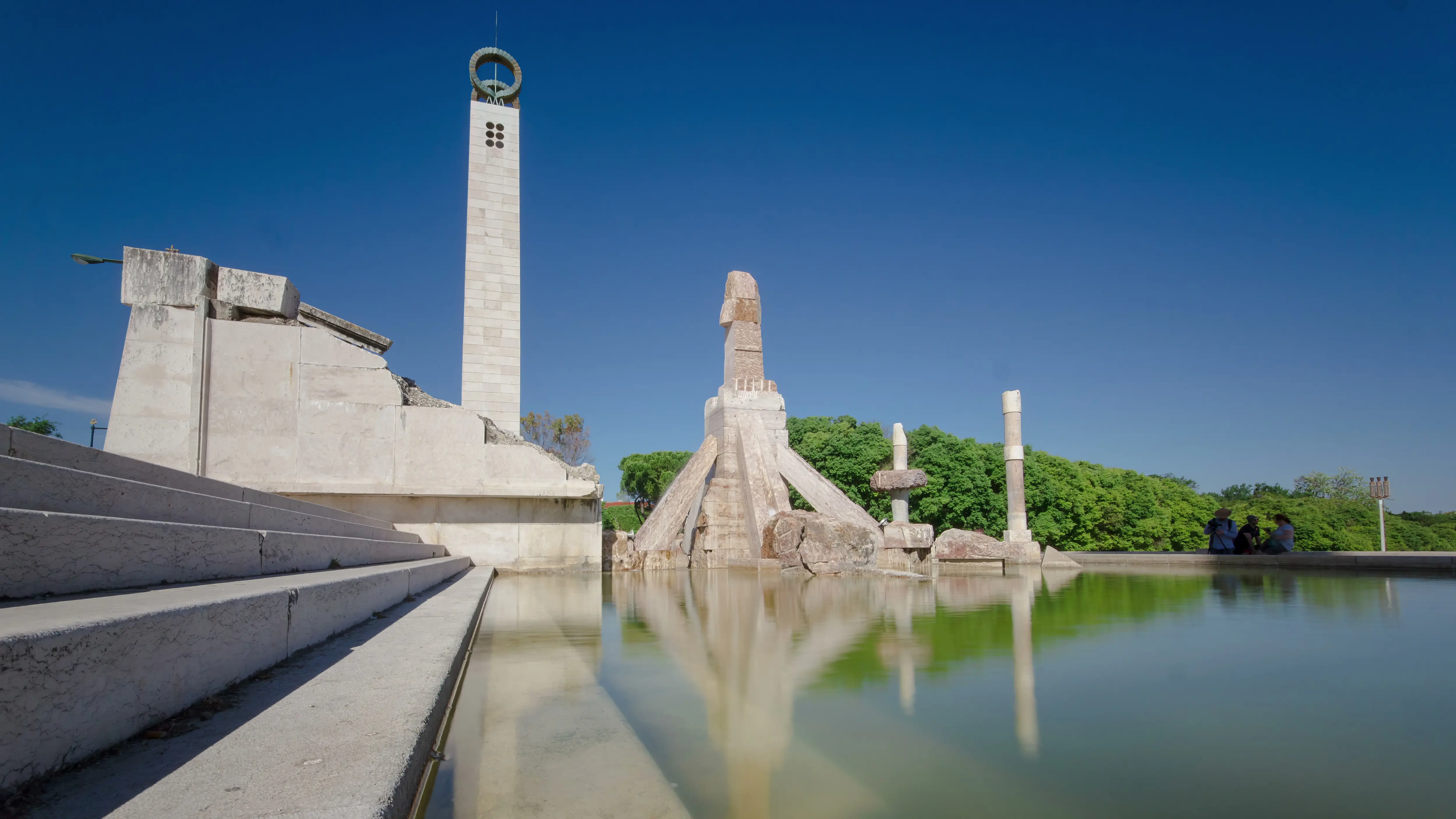 Monument to the 25th of April, Parque Eduardo VII (Edward VII Park), Lisbon, Portugal