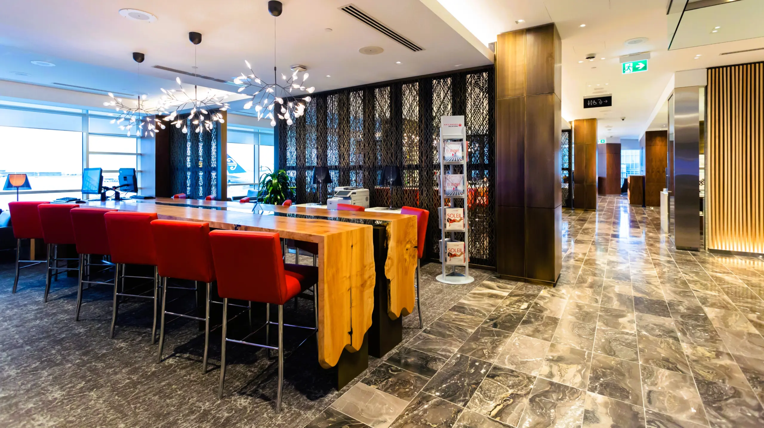 Air Canada Maple Leaf Lounge, Canada