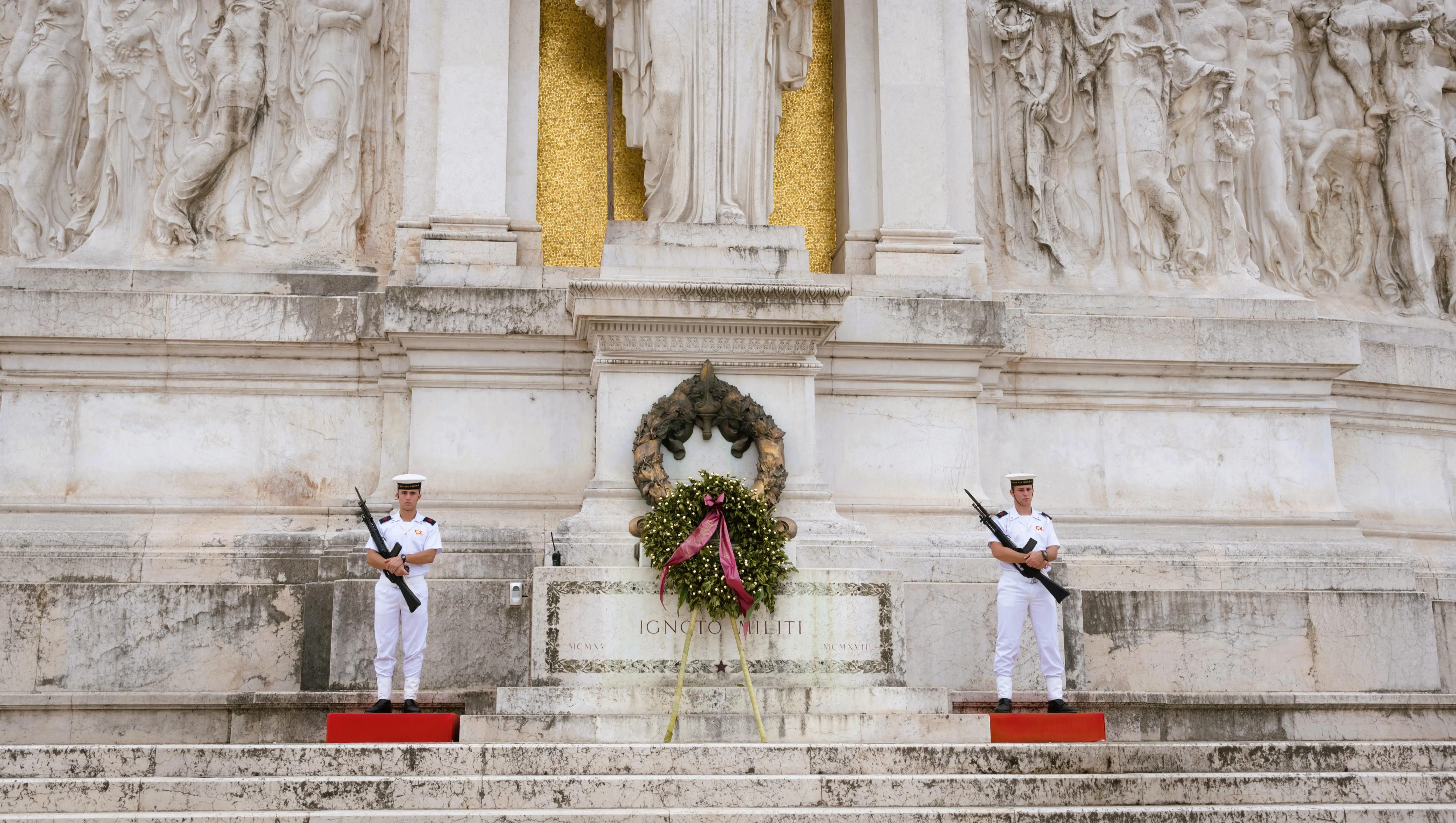 The Tomb of the Unknown Soldier, the Vittoriano (Monumento Nazionale a Vittorio Emanuele II), Piazza Venezia, Rome, Italy