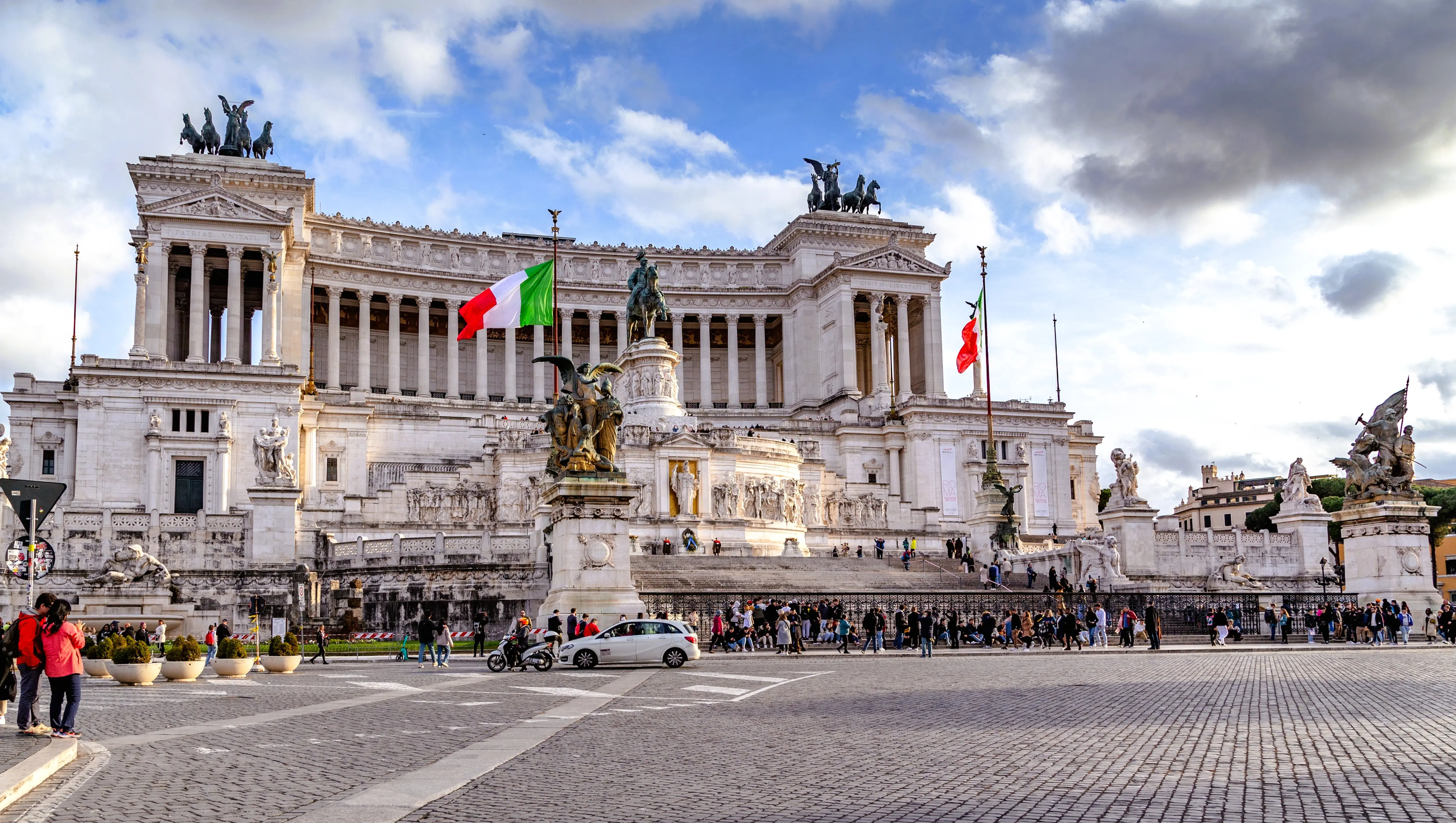 The Vittoriano (Monumento Nazionale a Vittorio Emanuele II), Piazza Venezia, Rome, Italy