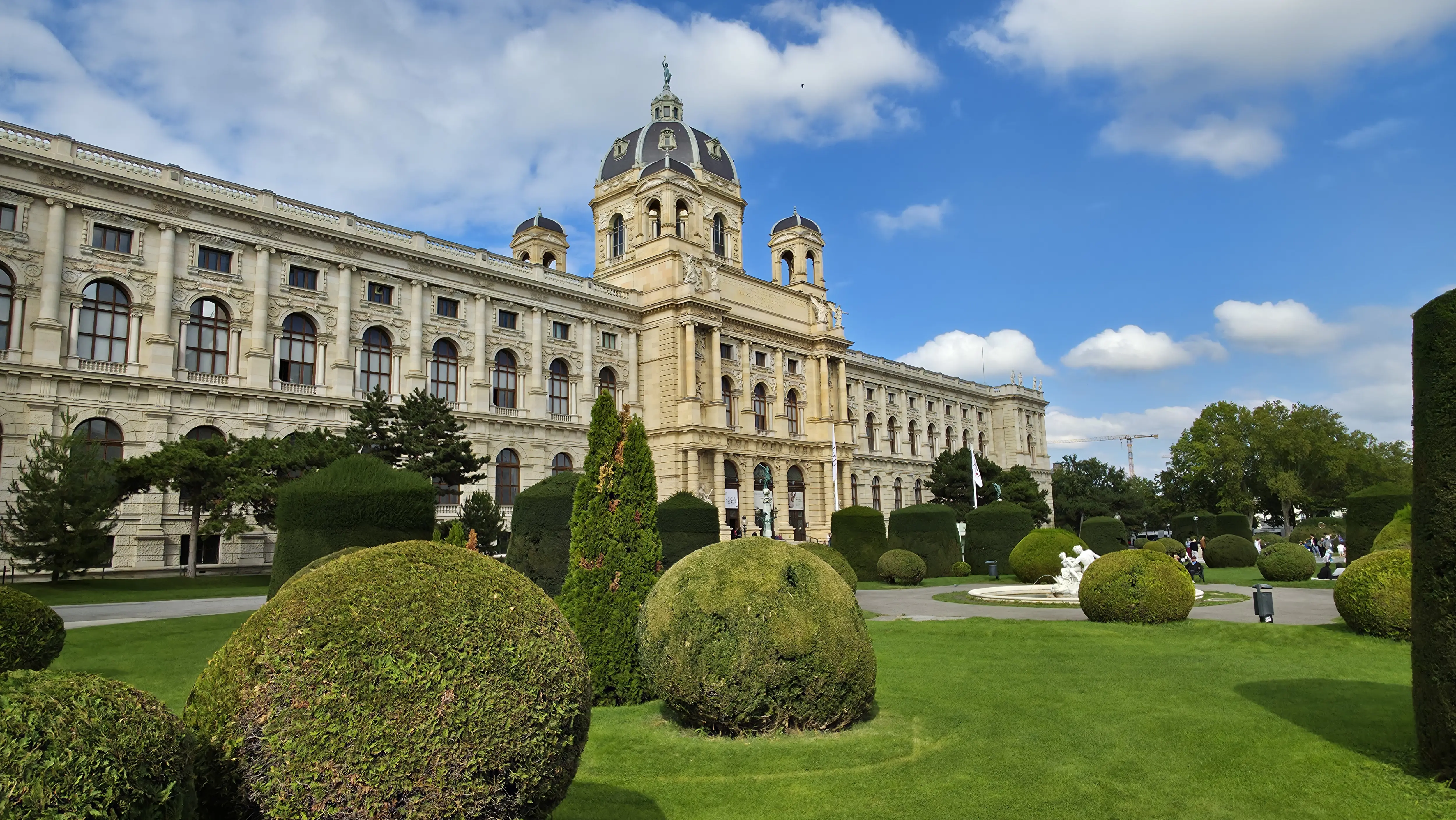 Kunsthistorisches Museum Wien Vienna renowned Museum Art History monumental 19th-century palatial building along Ringstrasse Vienna Ring Road Habsburg era imperial ambition architectural symmetry