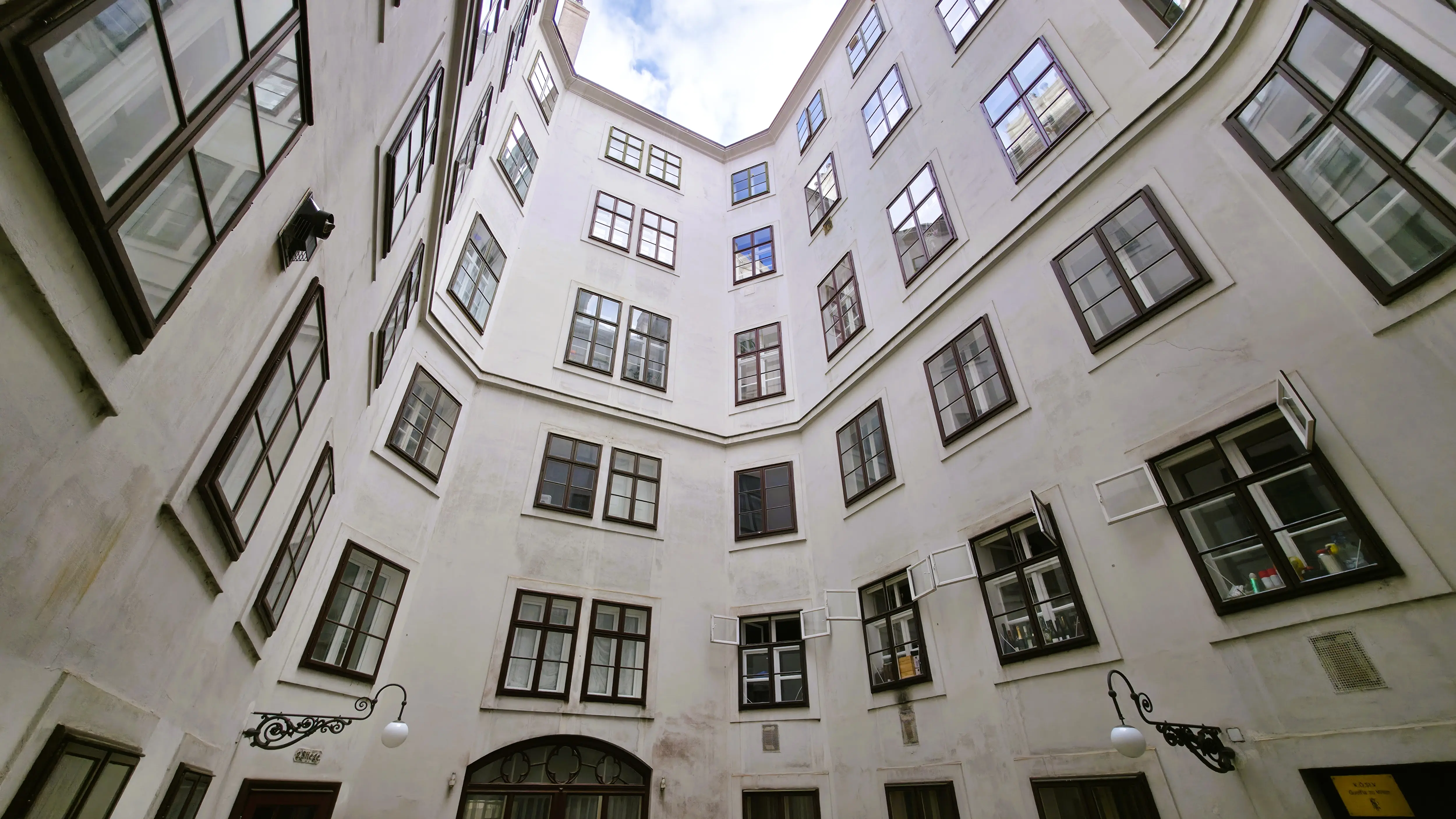 The inner courtyard of the Pasqualati House in Vienna, a modest shared space from Beethoven’s time