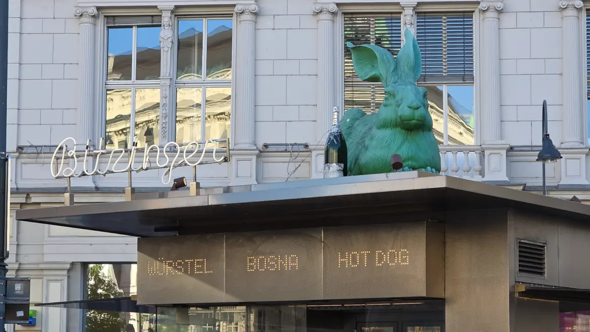 bitzinger-wurstelstand-green-hare-albertina-vienna