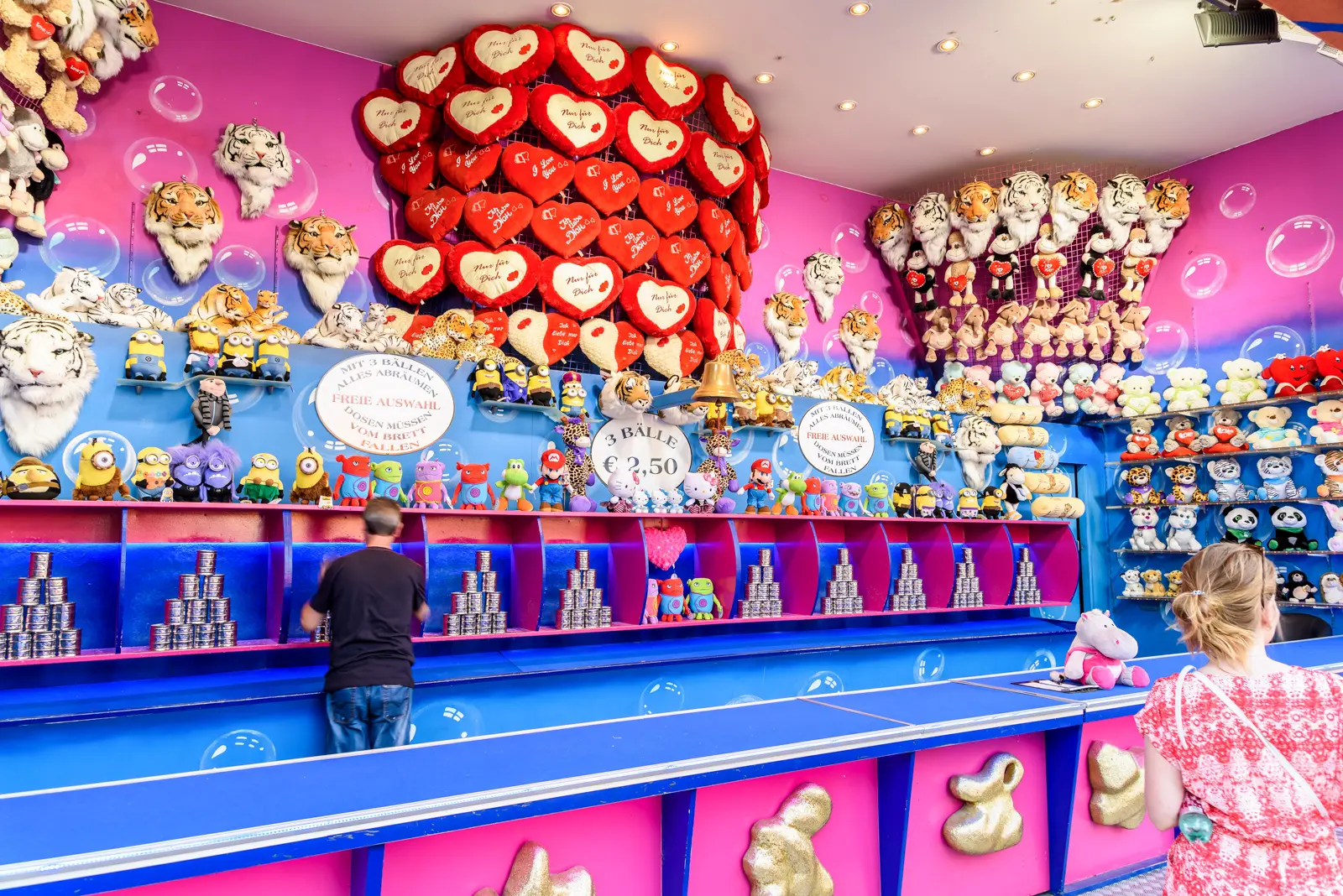 Traditional fairground games at the Wurstelprater in Vienna reflecting the park’s playful and nostalgic atmosphere