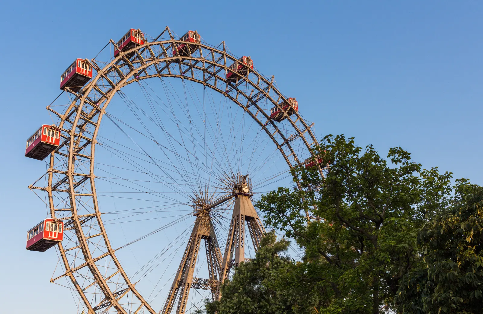 The iconic Wiener Riesenrad Ferris wheel rising above Vienna’s Wurstelprater, one of the city’s most famous and historic landmarks