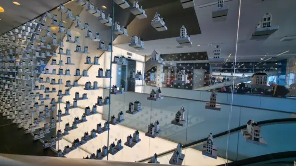 The KLM Crown Lounge at Schiphol: Five Thousand Houses