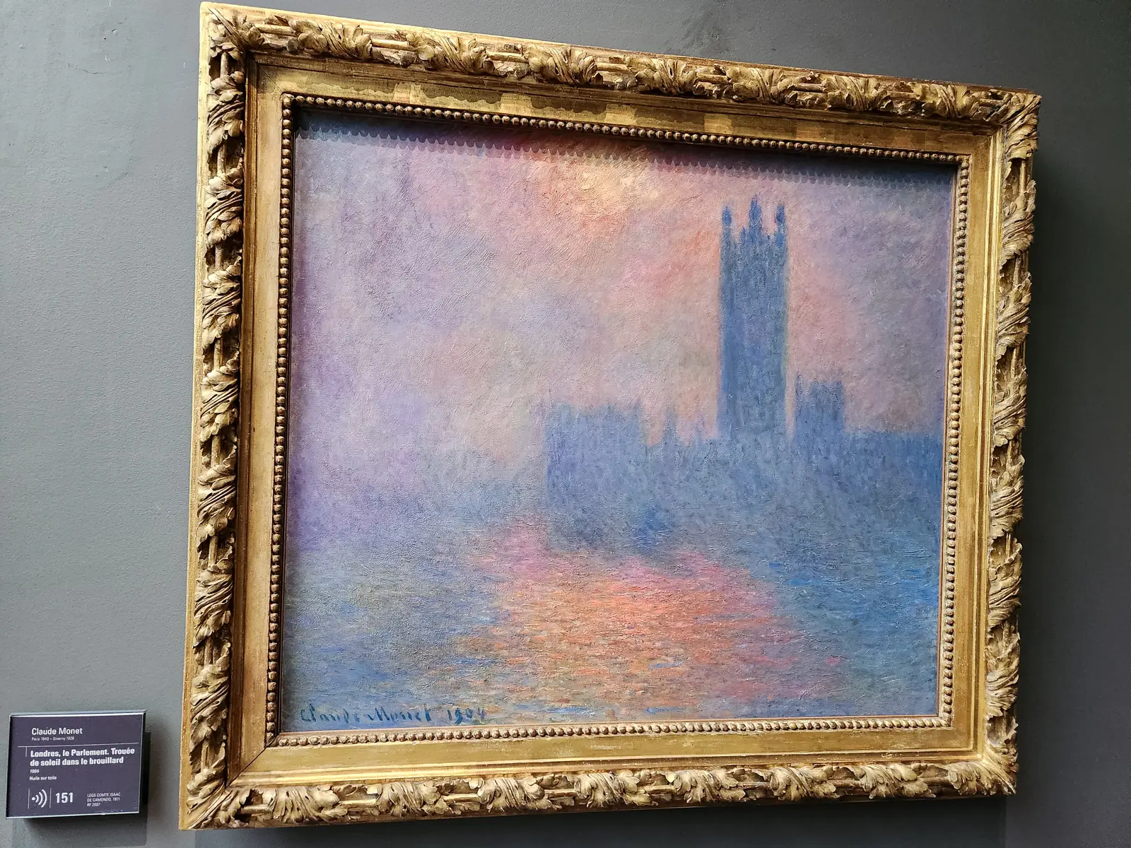 Monet’s Londres, le Parlement at the Musée d’Orsay, the Westminster towers rising as a violet silhouette through pink and orange fog