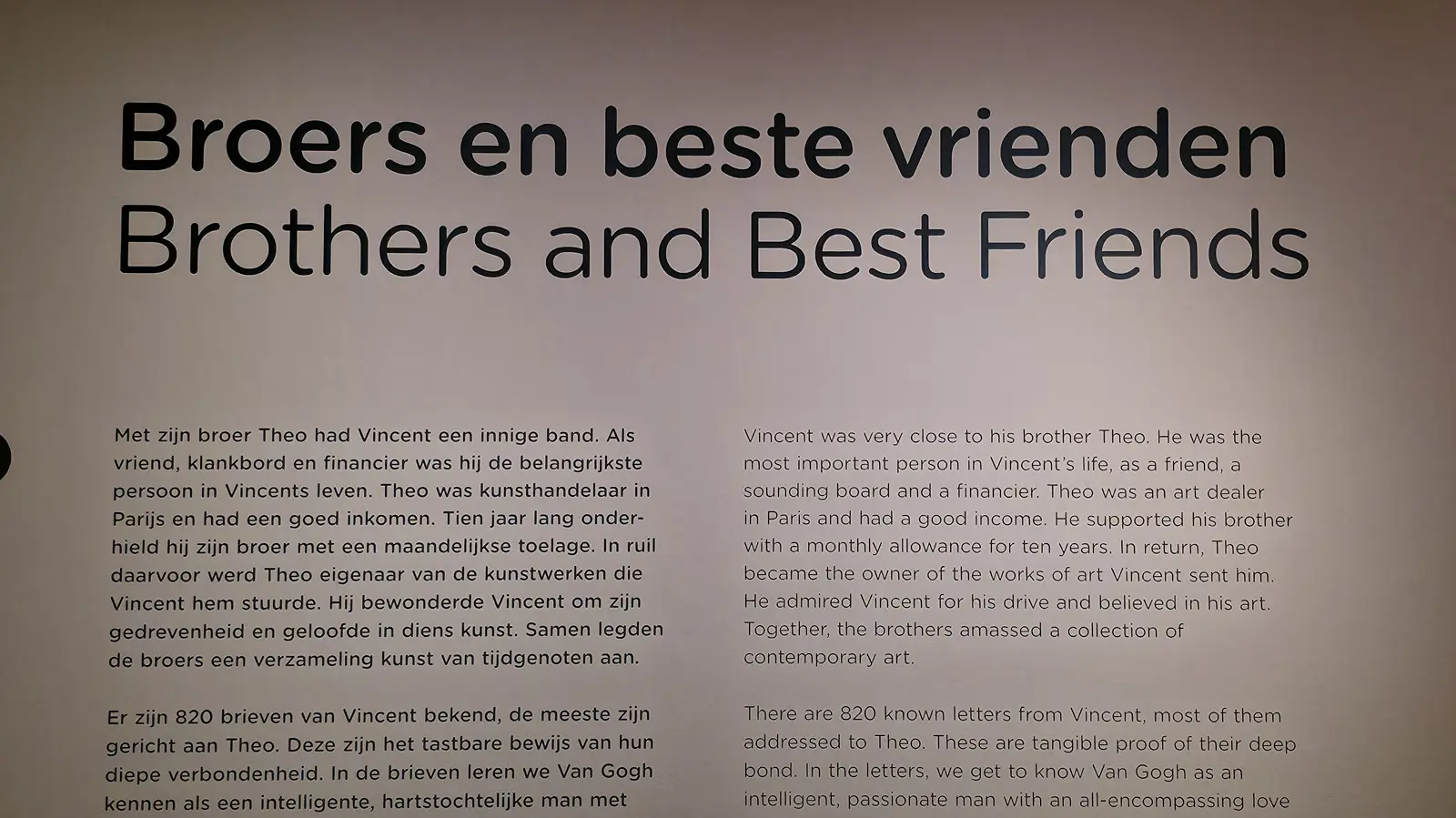 The Brothers and Best Friends wall panel at the Van Gogh Museum, in Dutch and English, describing Theo's ten-year support and the 820 known letters